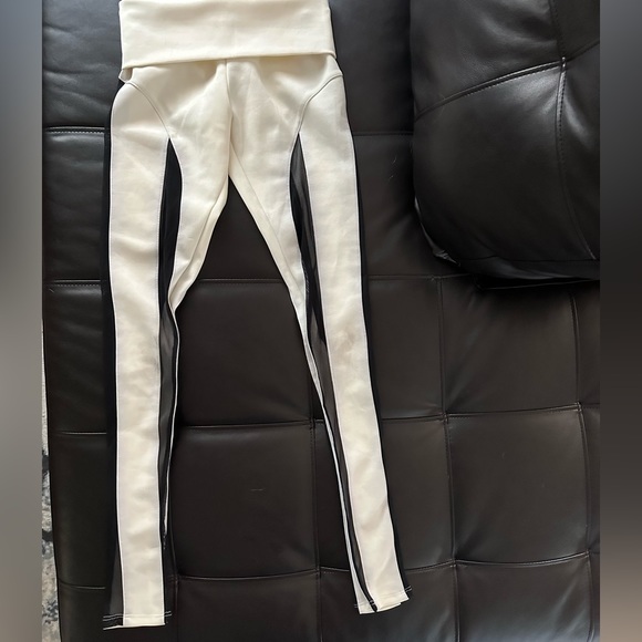 White leggings, mesh stripe detail - Picture 2 of 2